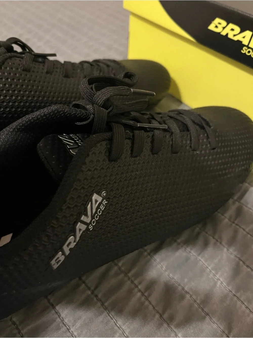 BRAVA Soccer Adult Super Goal Cleats - Picture 6 of 13